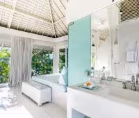 Villa Puro Blanco, Salle de bains à l'étage